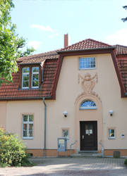 rathaus-michendorf-180x250